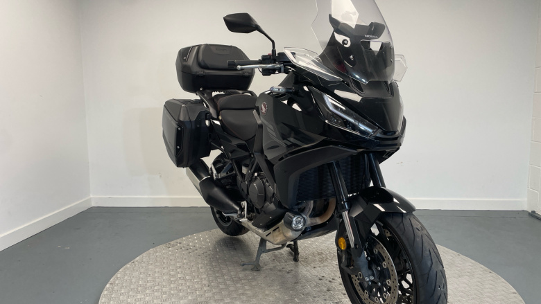 Honda NT1100 Manual (22 Model Year)